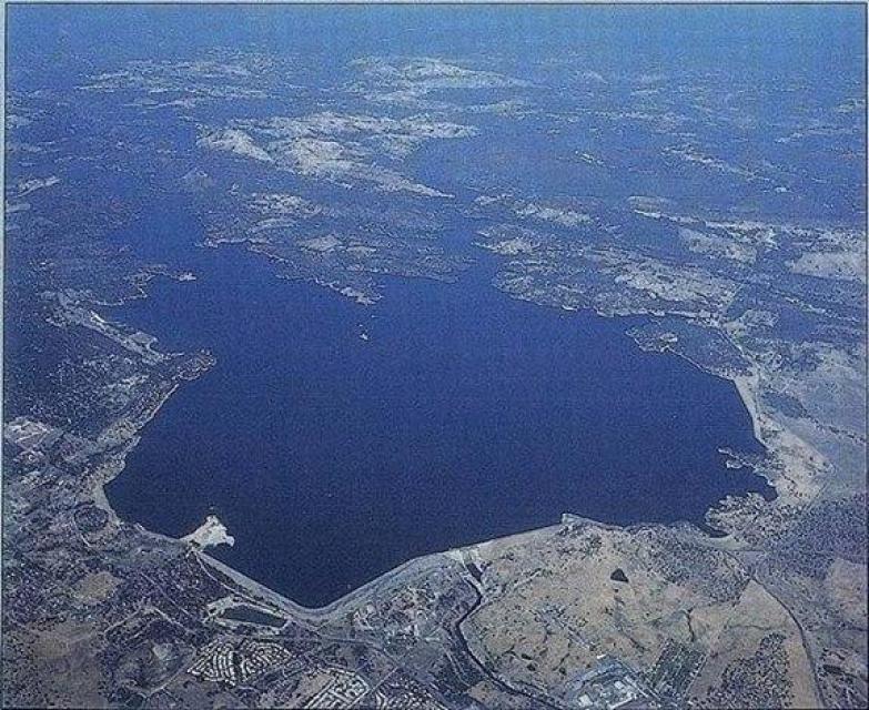 Folsom Dam and its reservoir, Folsom Lake, are part of the Central Valley Project, which provides water supply and flood control.