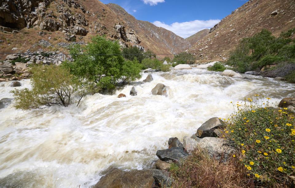 Image shows the Kern River in the foothills east of Bakersfield.