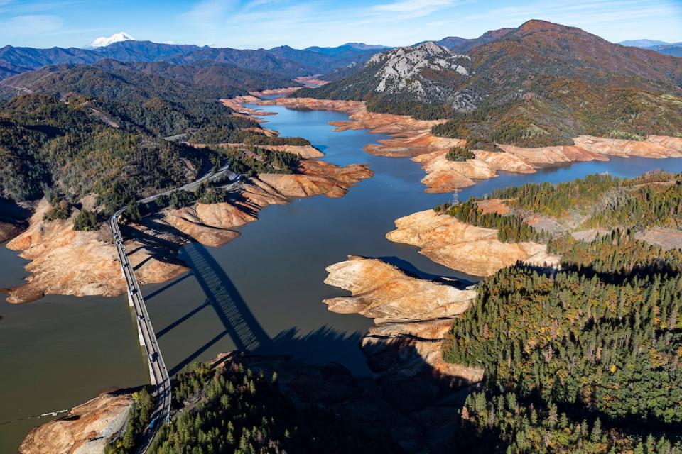 Aerial view of Lake Shasta, showing the effects of drought