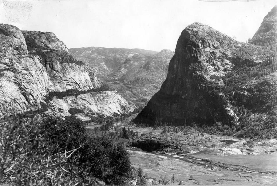 The Hetch Hetch Valley in 1914 (USGS photo)